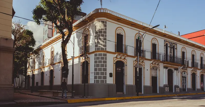 Beautiful colonial architecture with bright sunlight in Mérida, Venezuela capturing the essence of South American heritage.